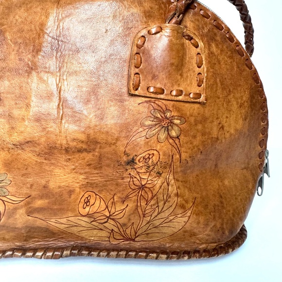 Vintage from de 2000’s Brown Raw Leather Floral Hand—Painted Shoulder Bag. - Picture 7 of 11